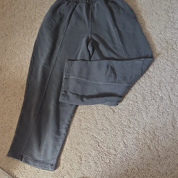 Aerie Womens Charcoal Barrel Sweat Pant - Picture 2 of 4